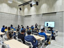 파주시, 디지털 소외 계층을 위한‘찾아가는 인공지능 교육’실시 기사 이미지