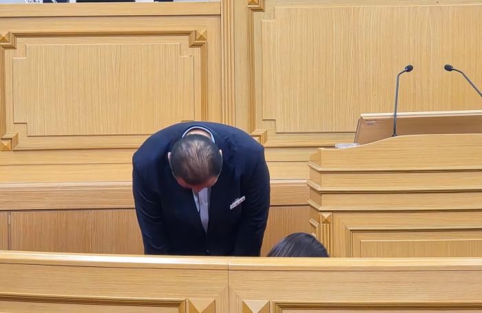 누수사고로 불편을 끼치 시민에게 사과흔 김경리 파주시장