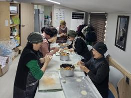 파주시 월롱면 새마을부녀회,  설맞이 취약계층에 ‘따뜻한 명절 밥상’ 전해 기사 이미지
