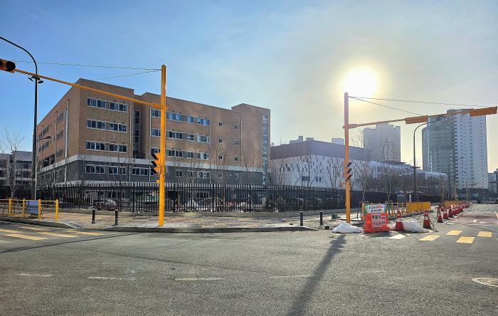 신설고등학교 모습