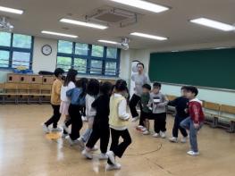 파주시, 한가람초에서 아동 비만 예방 ‘건강한 돌봄놀이터’ 운영 기사 이미지