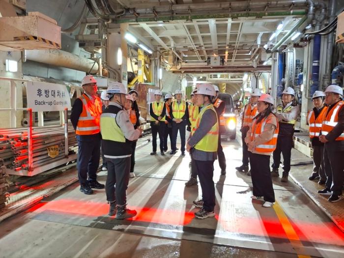 파주시 부시장, 수도권 제2순환 고속도로 한강하저터널 방문