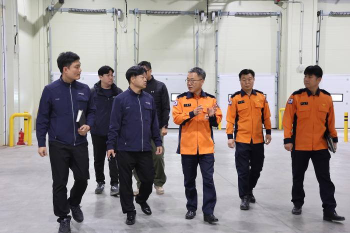 파주소방서, 봄철 대형 물류창고 화재 원천 봉쇄… 관서장 현장안전지도 실시