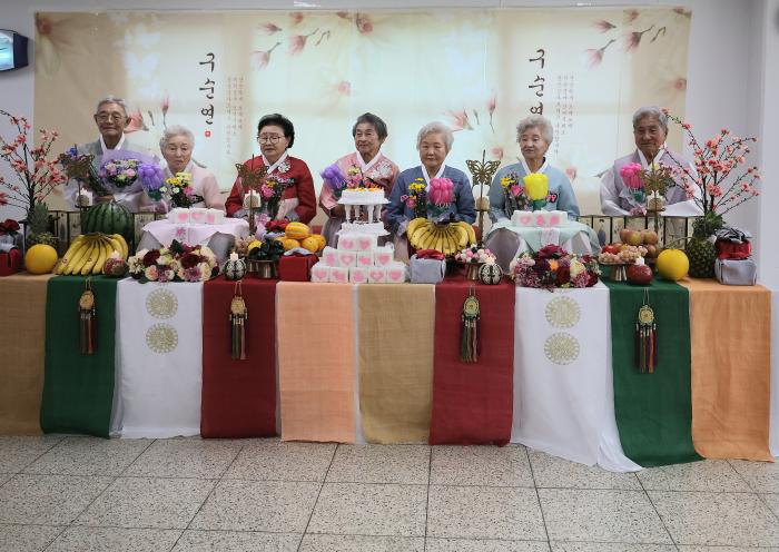 “눈부신 아흔번째 봄”… 파주시운정종합사회복지관, 구순 어르신 위한 감동 생신잔치 개최