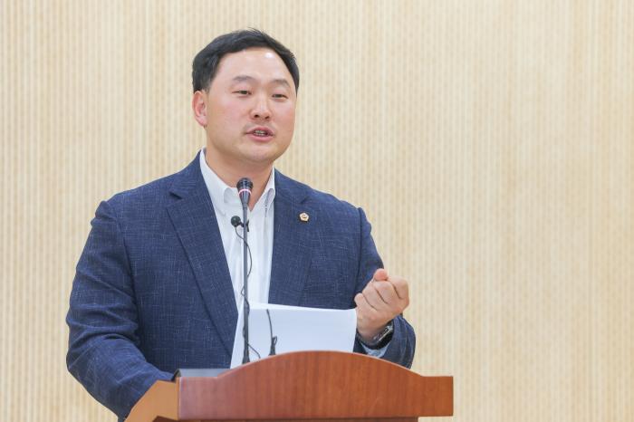 [경기도의회] 고준호 도의원 “충성 경쟁에 스타벅스 연계 어르신 일자리 희생… 복지부는 즉각 철회하라”