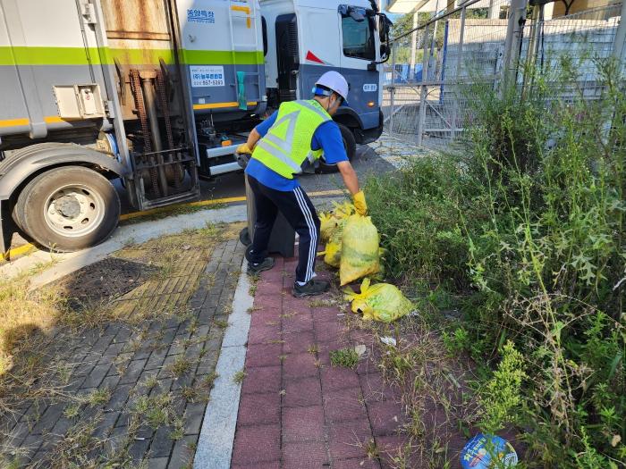 파주시, 폭염 속 음식물쓰레기 악취 해소에 총력 기사 이미지